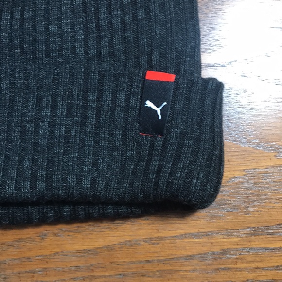 Puma Toque - Metal Ferrari Emblem - Picture 5 of 9